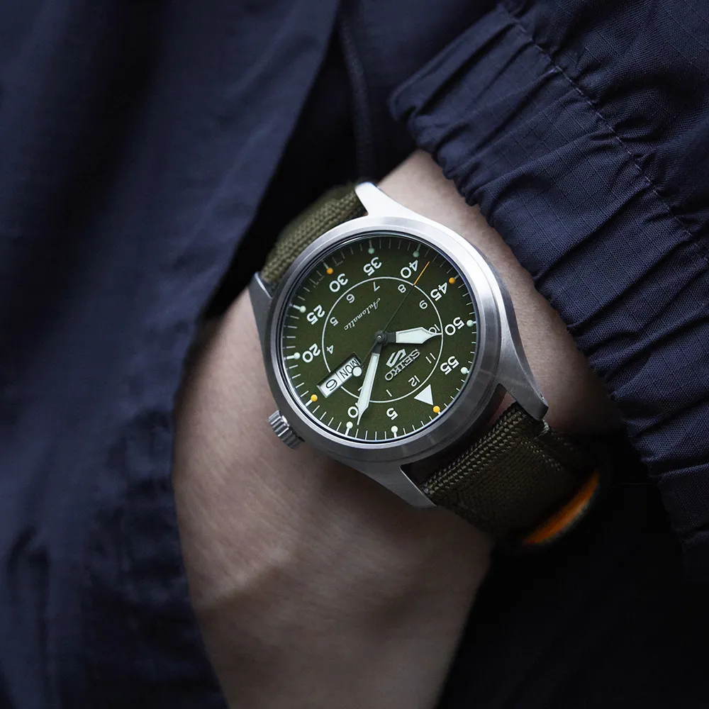 Seiko 5 Sports Field Series Otomatik SRPH29 detay görseli 1