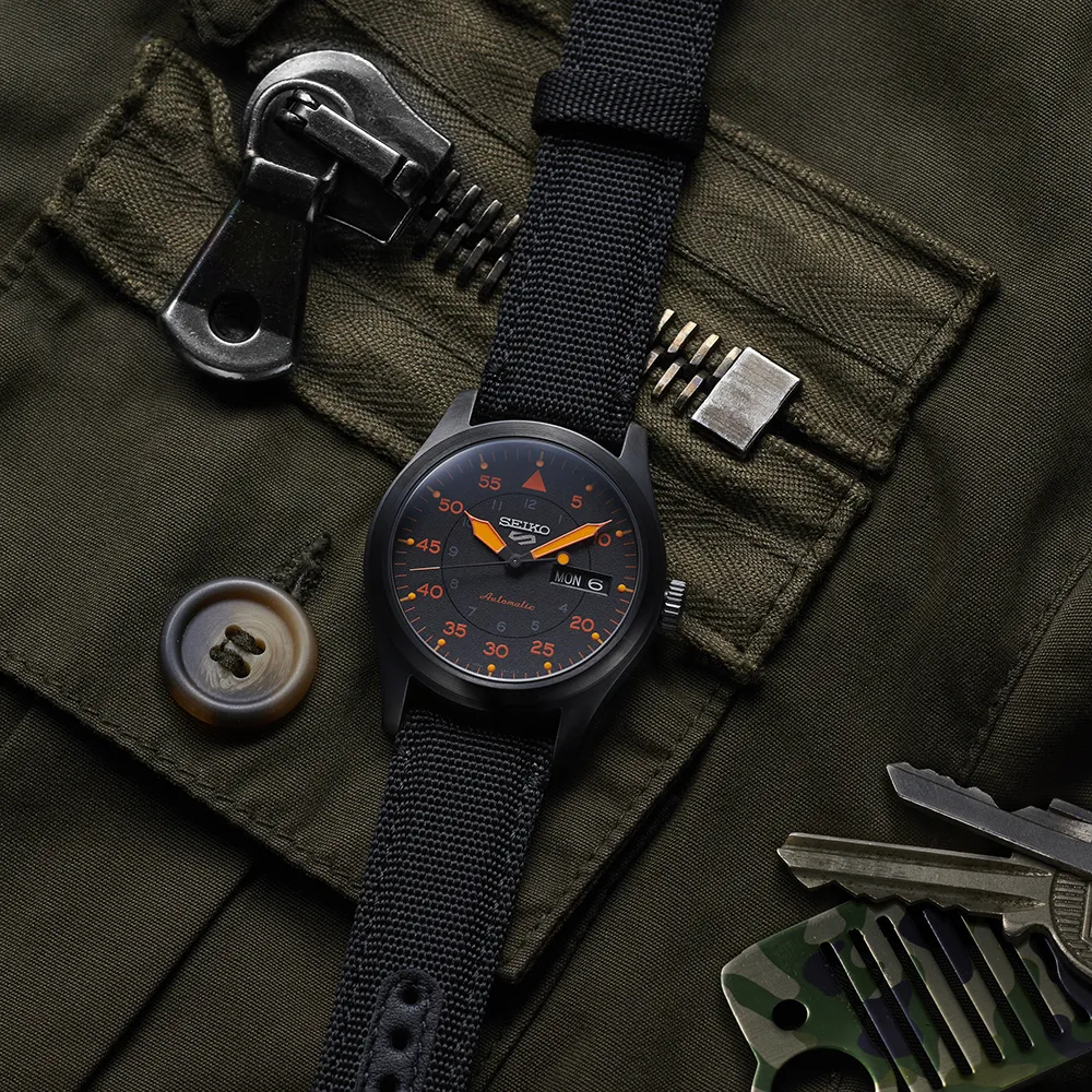 Seiko 5 Sports Field Series Otomatik SRPH33 detay görseli 1