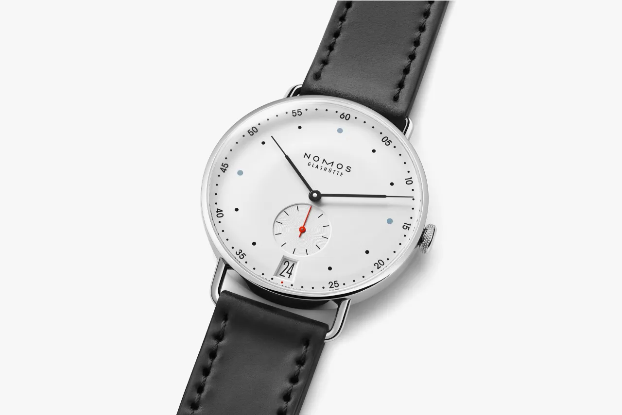 NOMOS Metro 38 Date Otomatik White Silver Plated 1102 detay görseli 3