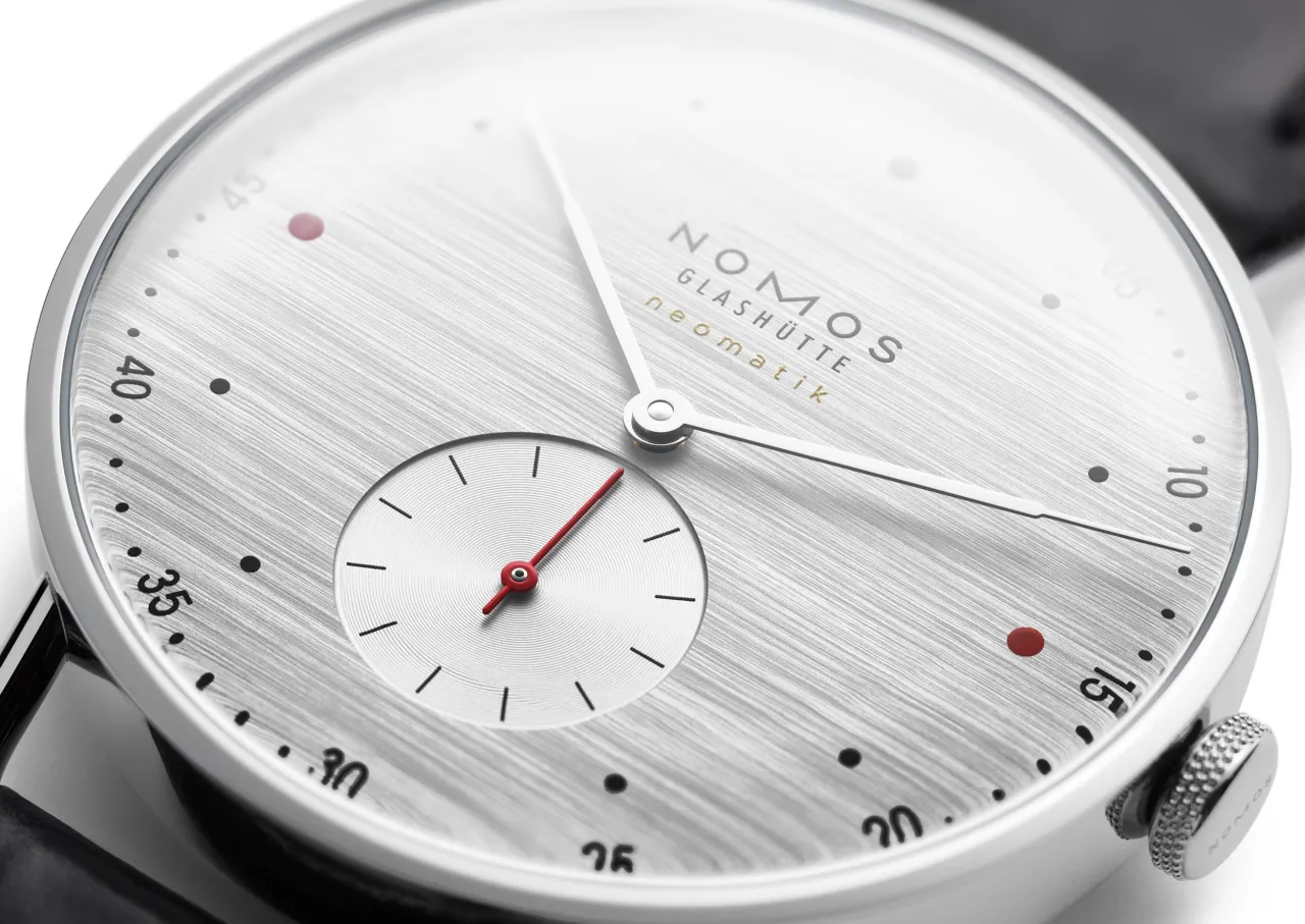 NOMOS Metro Neomatik 39 Silvercut Otomatik 1114 detay görseli 2