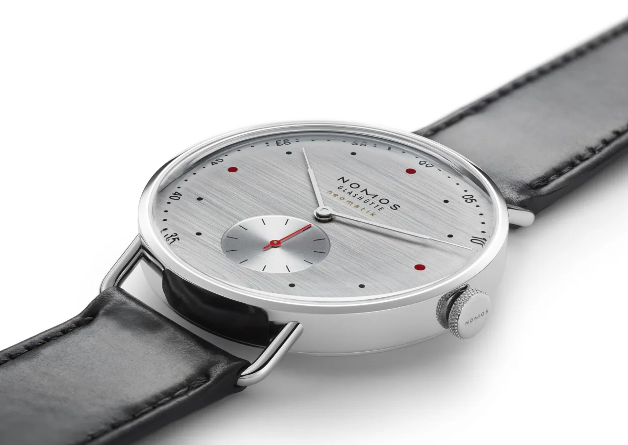 NOMOS Metro Neomatik 39 Silvercut Otomatik 1114 detay görseli 4
