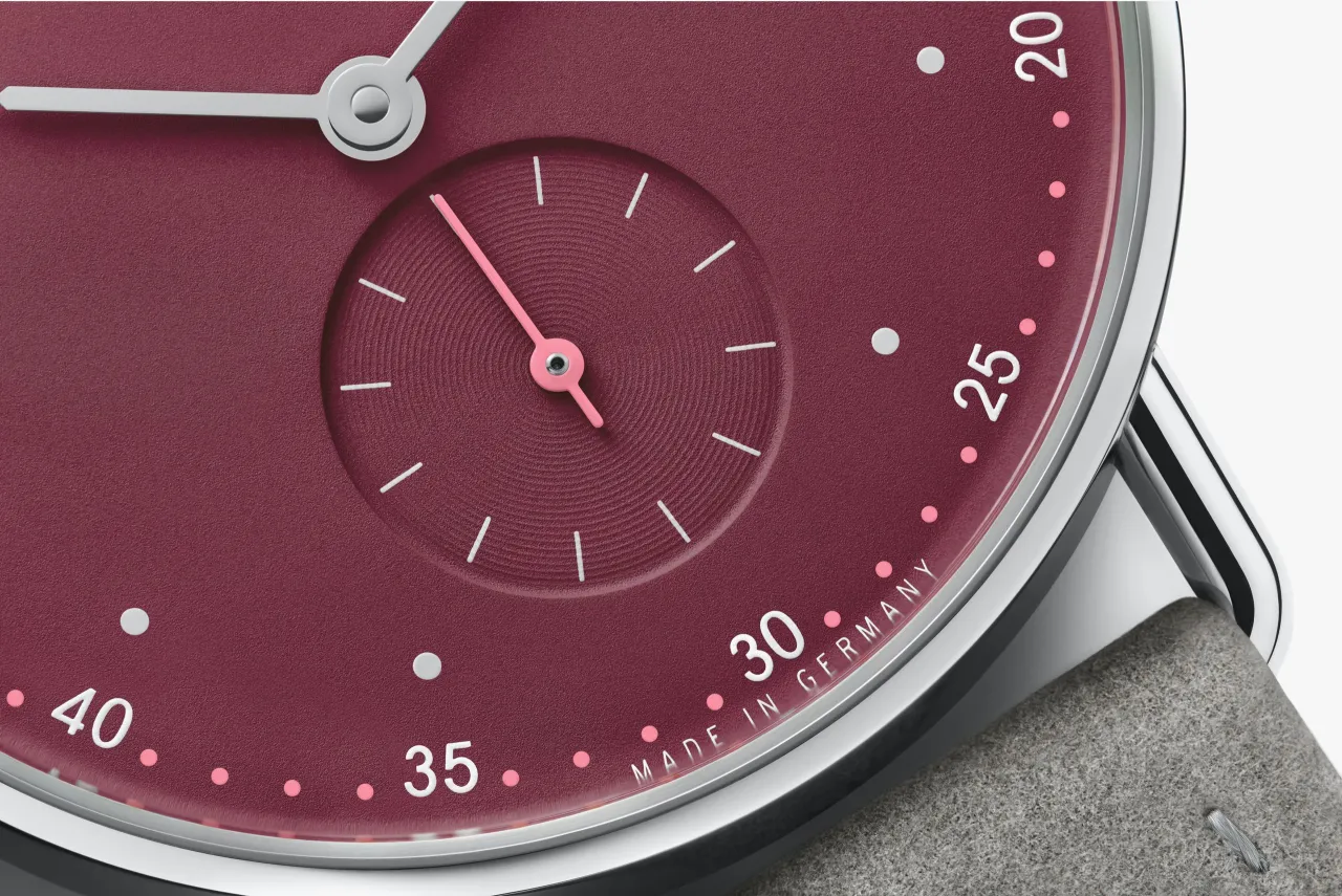 NOMOS Metro 33 Muted Red Otomatik 1123 detay görseli 5