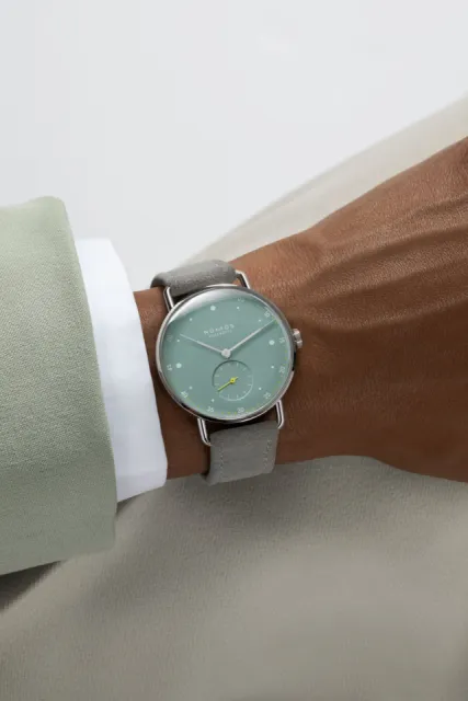 NOMOS Metro 33 Sage Otomatik 1124SB Görsel 11