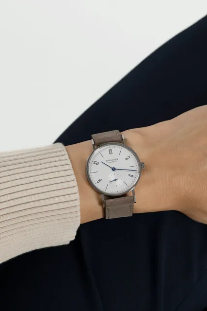 NOMOS Tangente 33 Otomatik Beyaz 123 Görsel 9