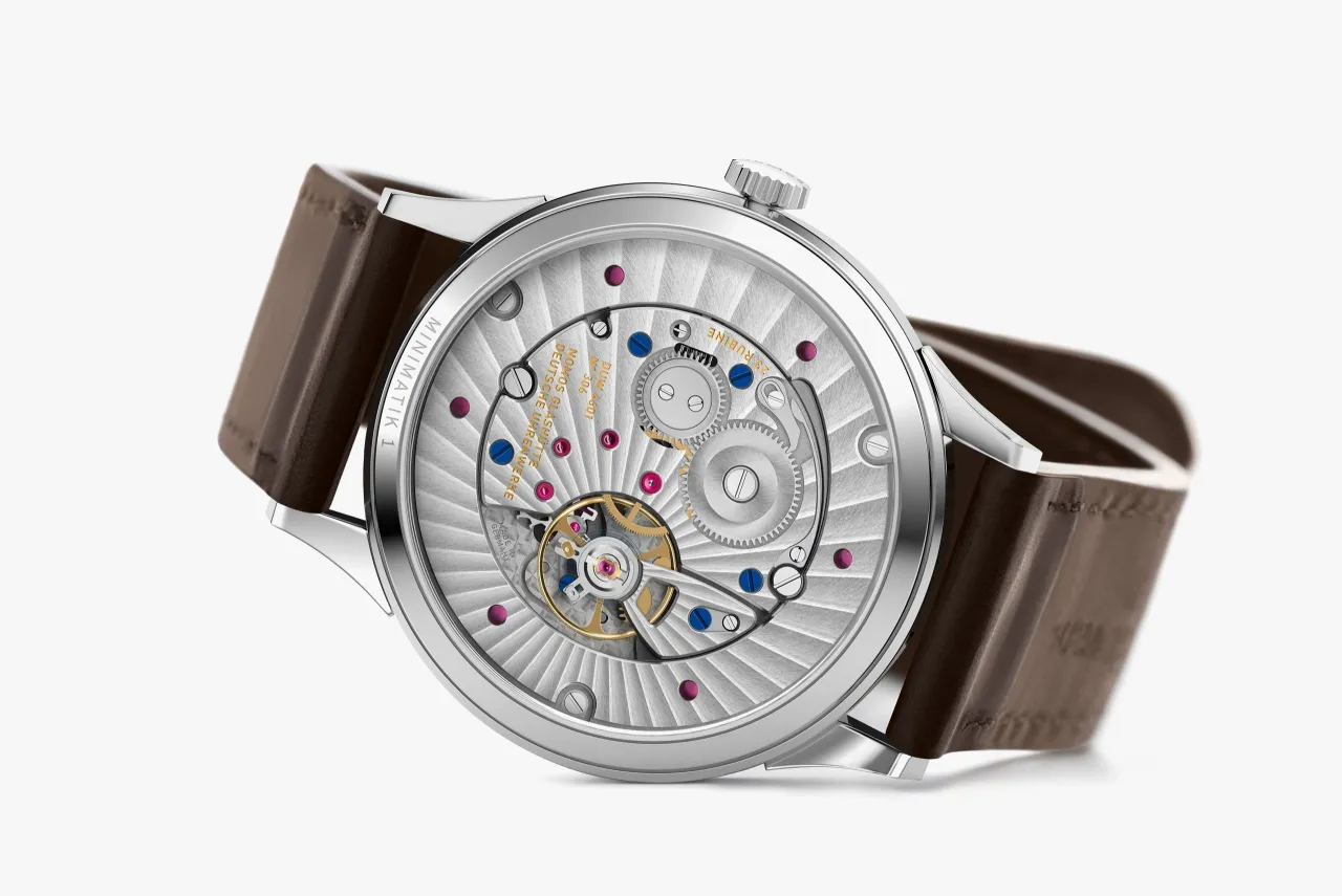 NOMOS Glashütte Minimatik 39 Date Gold 1251 detay görseli 5