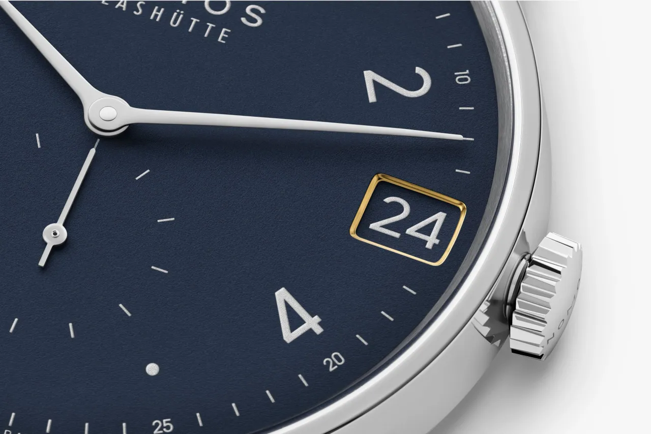 NOMOS Glashütte Minimatik 39 Date Blue 1252 detay görseli 3