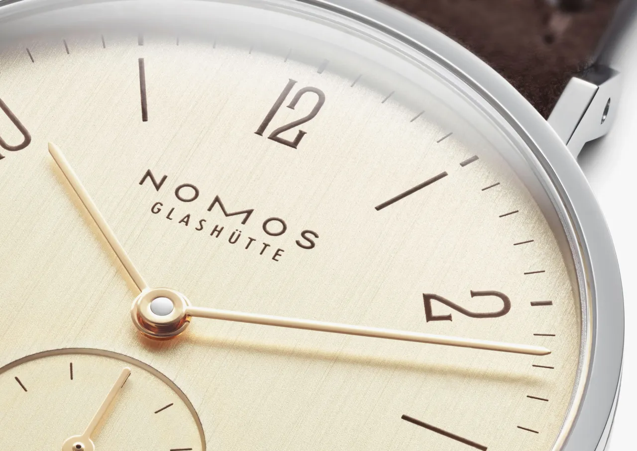 NOMOS Glashütte Tangente 33 Karat Brushed Gold 126 detay görseli 2