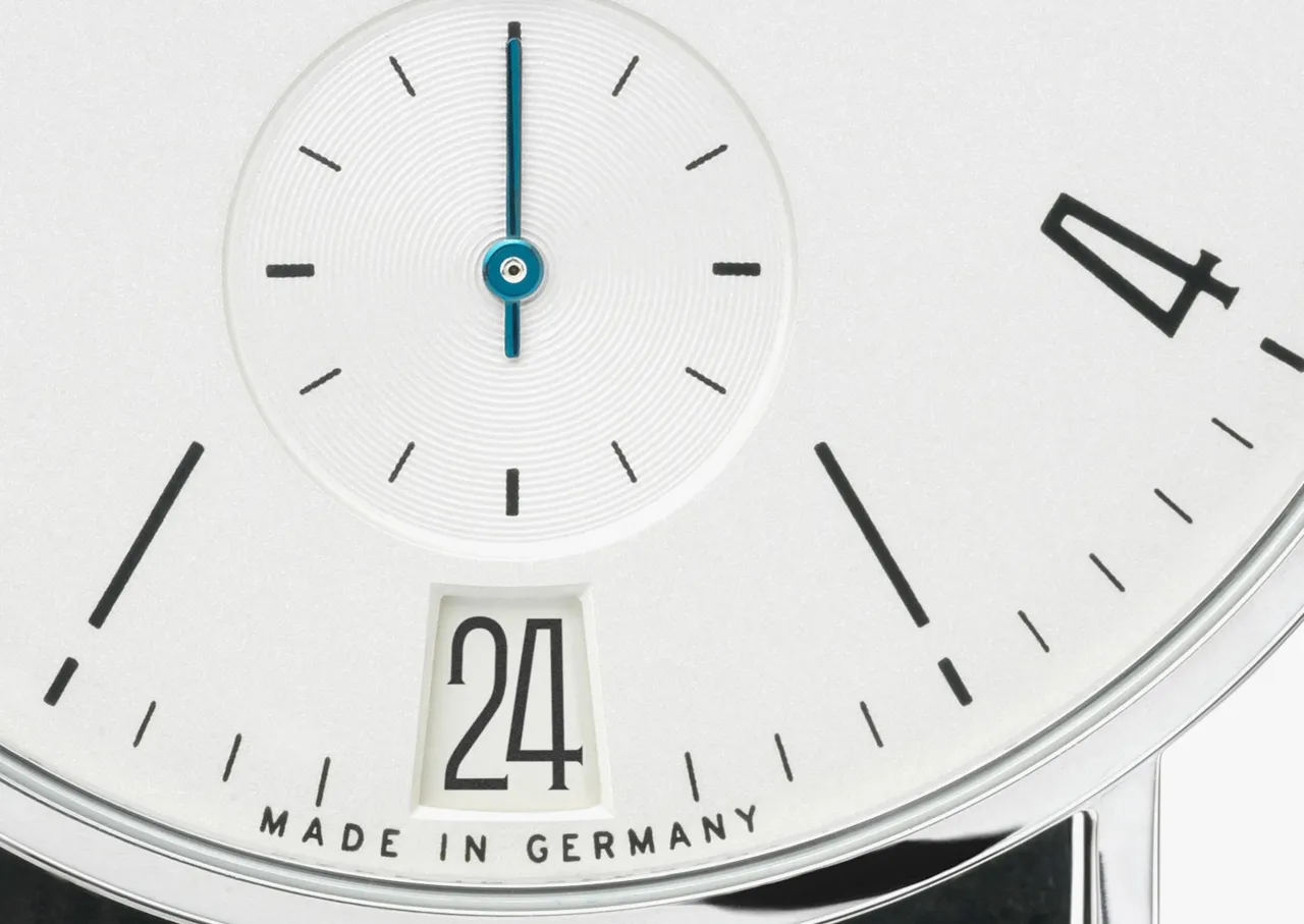NOMOS Glashütte Tangente 38 Date Otomatik 130 detay görseli 2