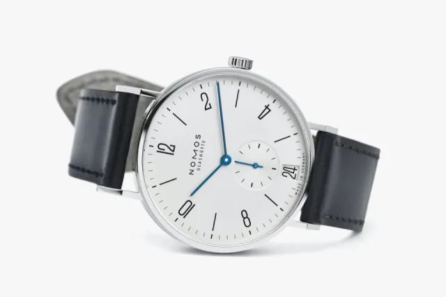 NOMOS Glashütte Tangente 38 Date Otomatik 130 Görsel 4