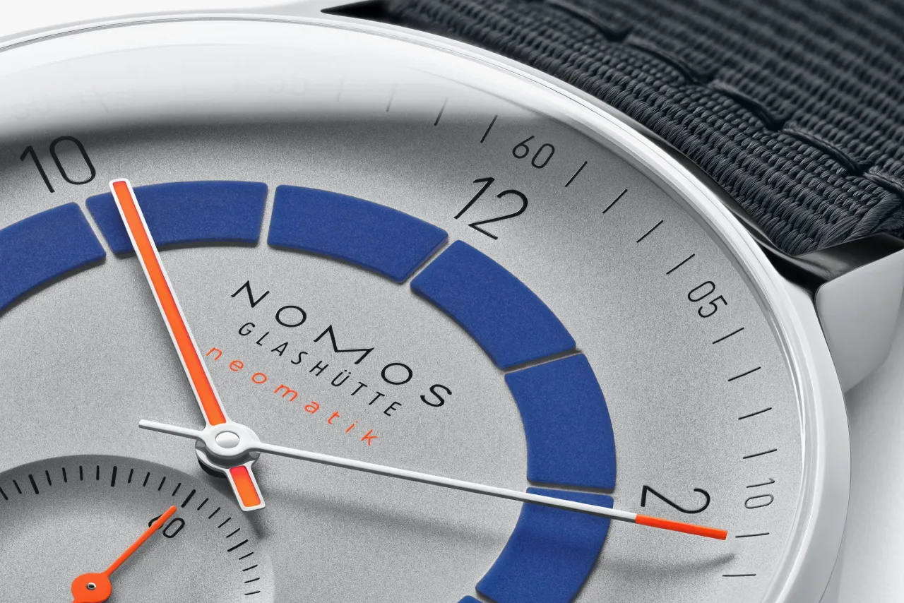 NOMOS Autobahn Neomatik 41 Date Sports Gray 1303 detay görseli 2