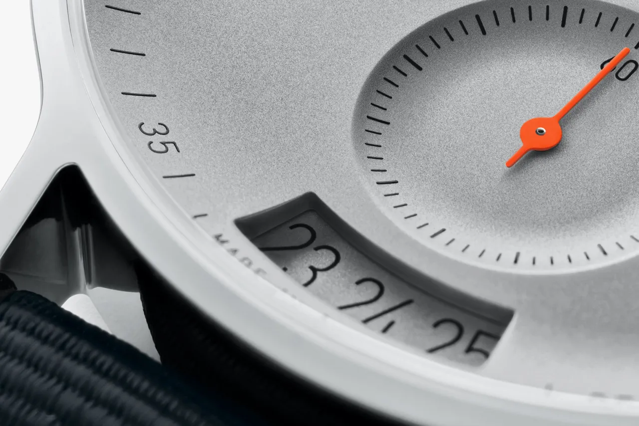 NOMOS Autobahn Neomatik 41 Date Sports Gray 1303 detay görseli 3