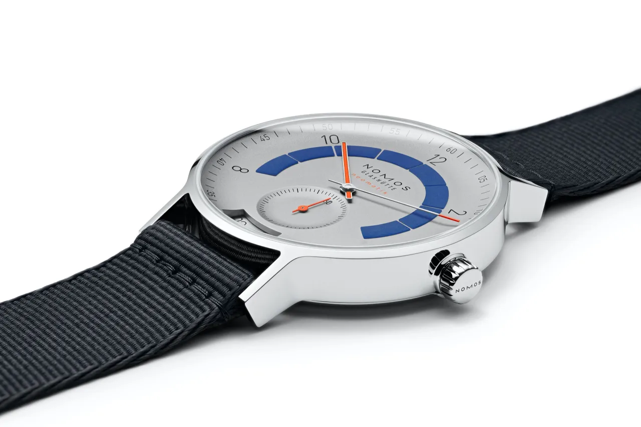 NOMOS Autobahn Neomatik 41 Date Sports Gray 1303 detay görseli 4
