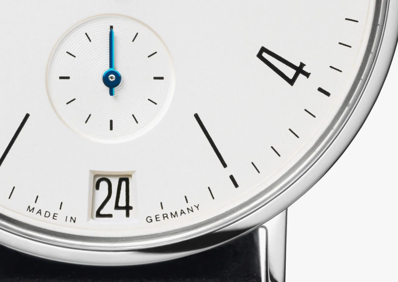 NOMOS Glashütte Tangente Date Power Reserve Otomatik 131 detay görseli 3