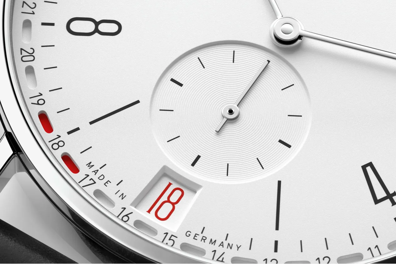 NOMOS Tangente 2date Otomatik Beyaz Gümüş Plaka 135 detay görseli 4