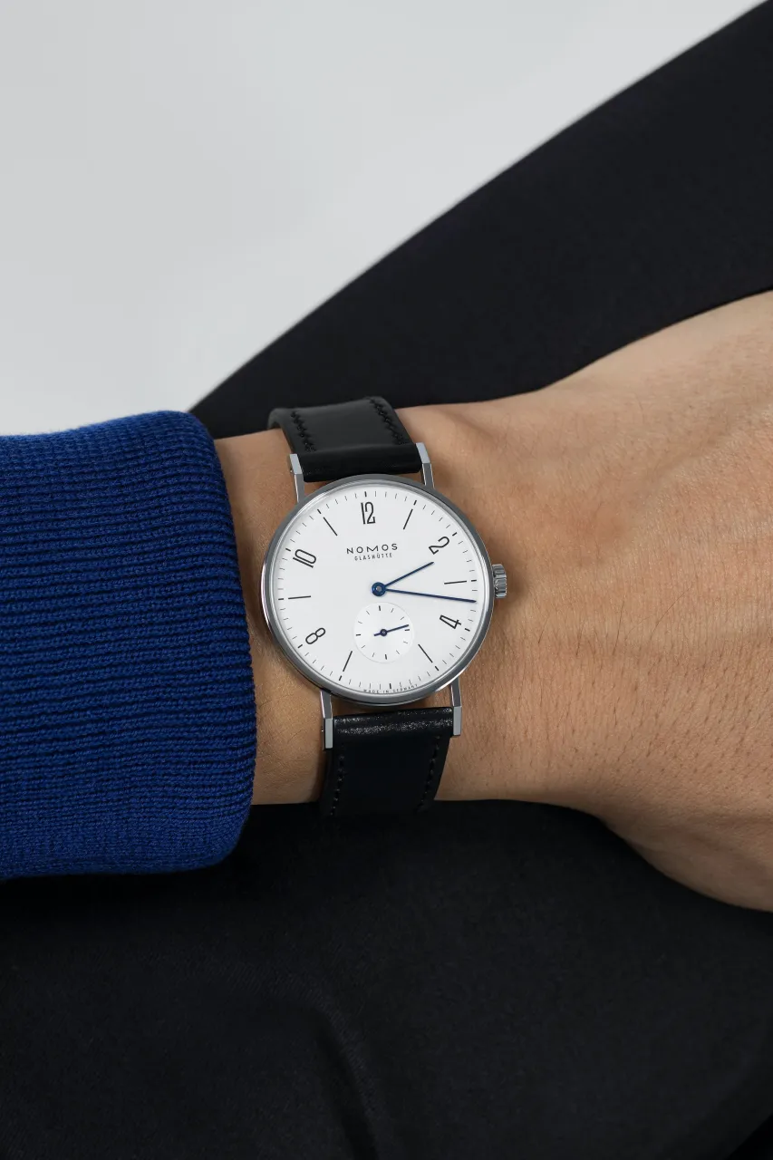 NOMOS Glashütte Tangente Otomatik Beyaz Gümüş Plaka 139 detay görseli 5