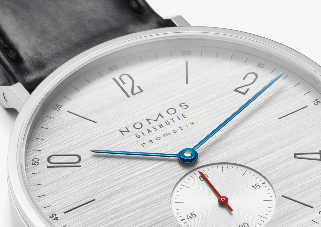 NOMOS Tangente Neomatik 39 Silvercut Otomatik 141 detay görseli 2