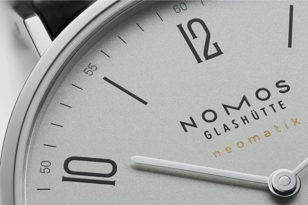 NOMOS Tangente Neomatik Platinum Gray Otomatik 144 detay görseli 4
