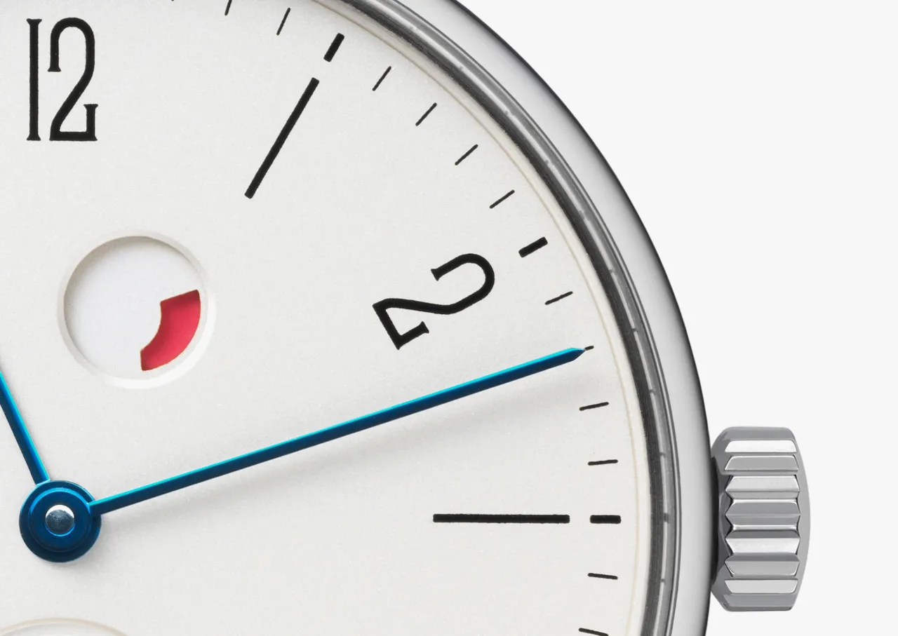 NOMOS Tangente Power Reserve Otomatik 172 detay görseli 3