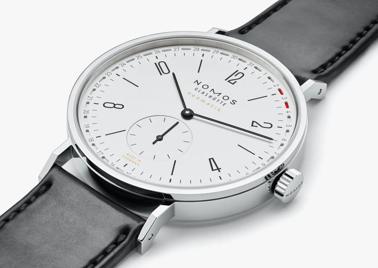 NOMOS Glashütte Tangente Neomatik 41 Update Otomatik 180 detay görseli 2