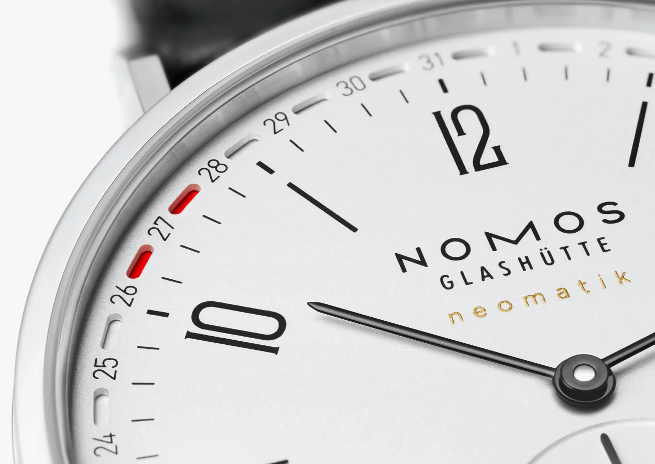 NOMOS Glashütte Tangente Neomatik 41 Update Otomatik 180 detay görseli 4
