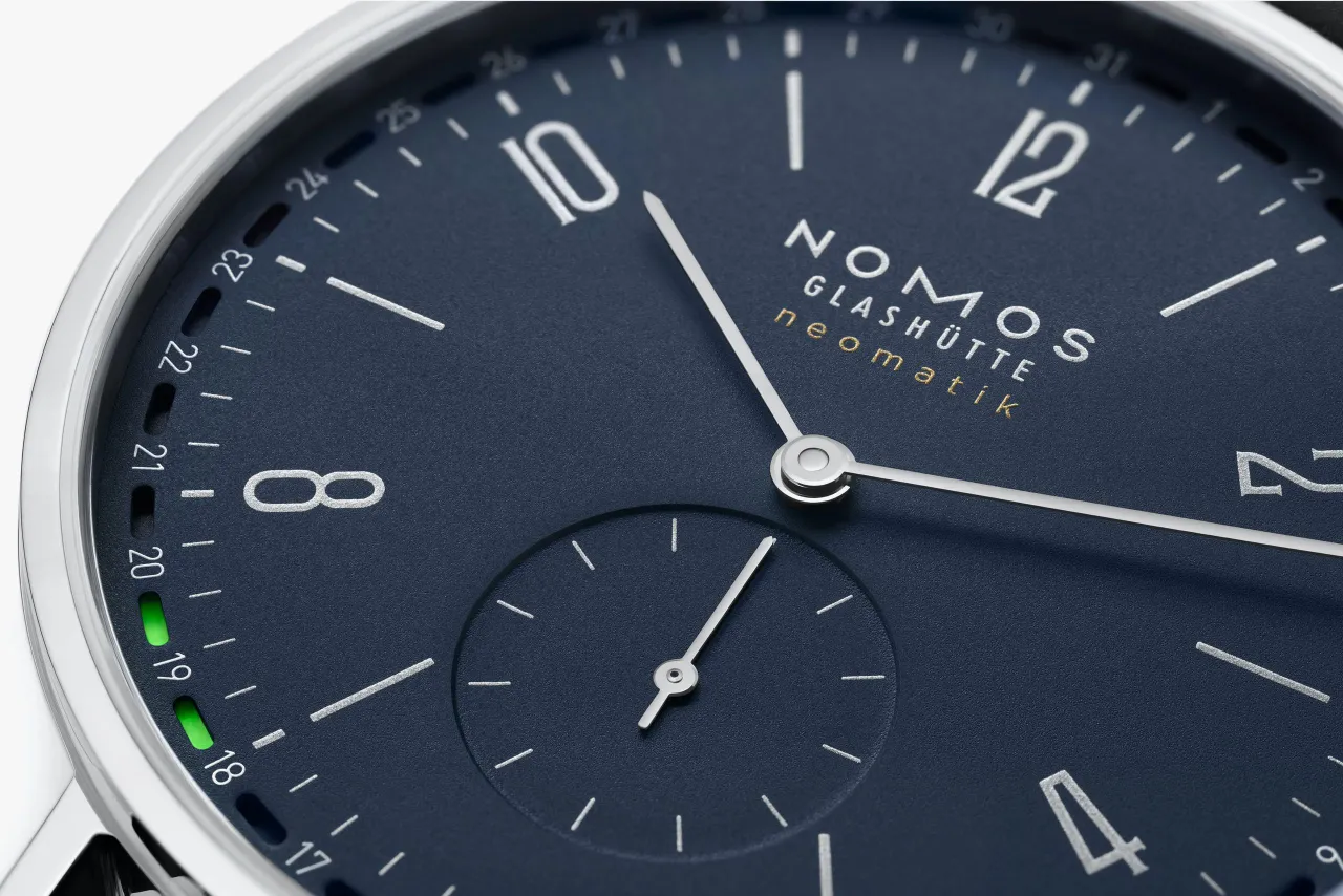 NOMOS Glashütte Tangente Neomatik 41 Update Midnight Blue 182 detay görseli 3