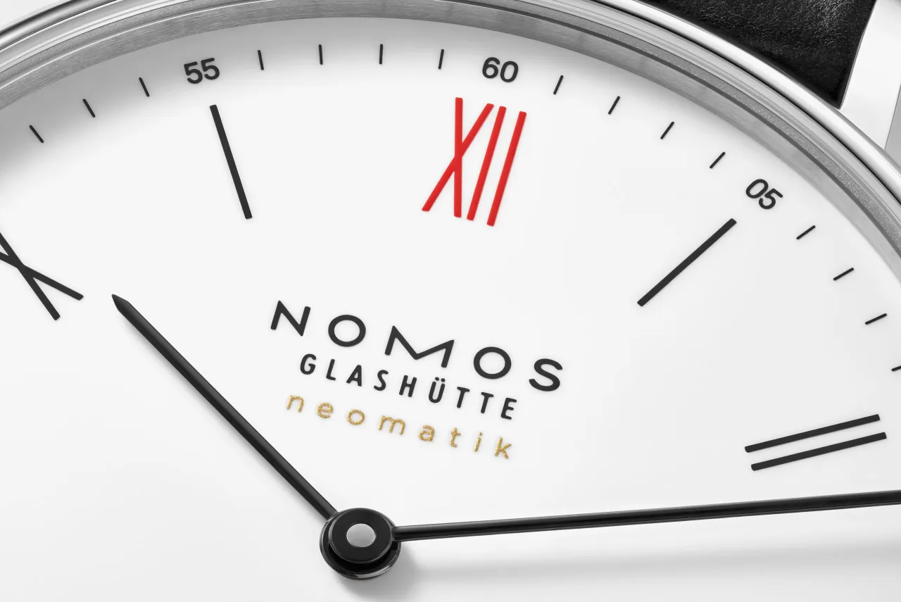NOMOS Ludwig Neomatik 39 Enamel White Otomatik 250S2 detay görseli 4