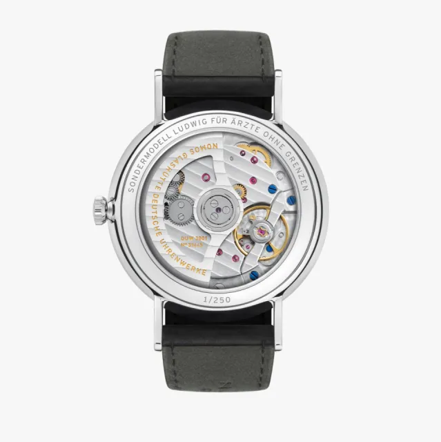NOMOS Ludwig Neomatik 39 Enamel White Otomatik 250S2 Görsel 2