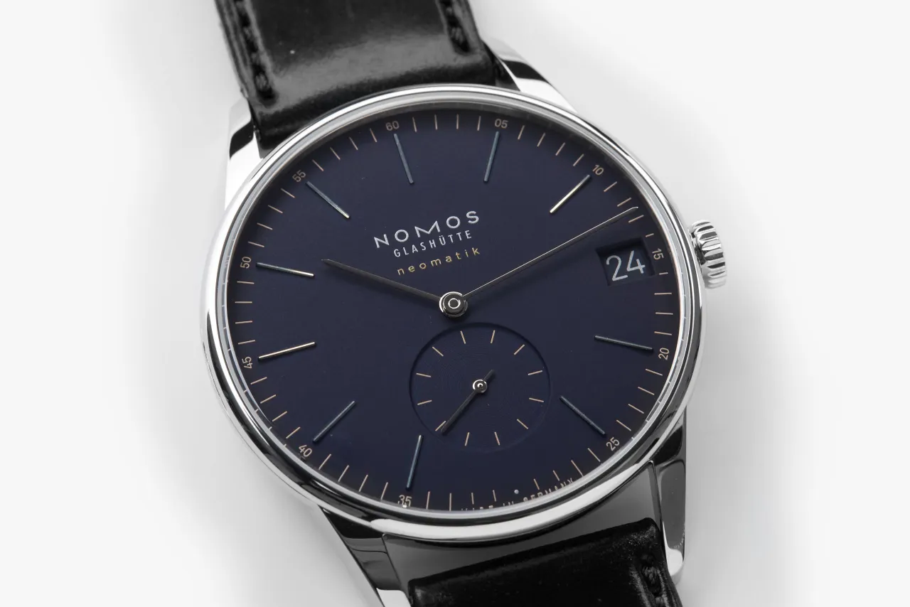 NOMOS Glashütte Orion Neomatik 41 Date Midnight Blue Otomatik 3632 detay görseli 2