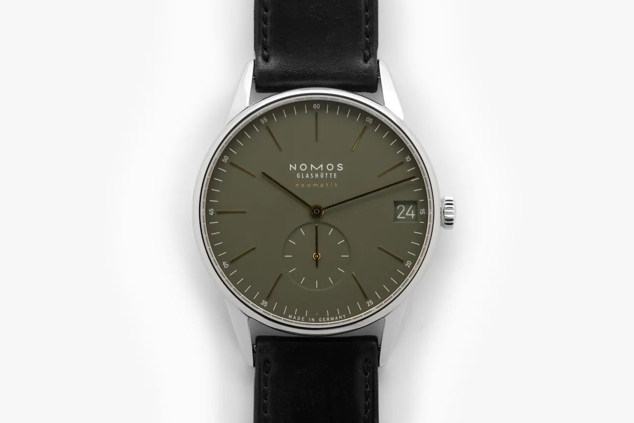 NOMOS Glashütte Orion Neomatik 41 Date Olive Gold Otomatik 3642 detay görseli 3
