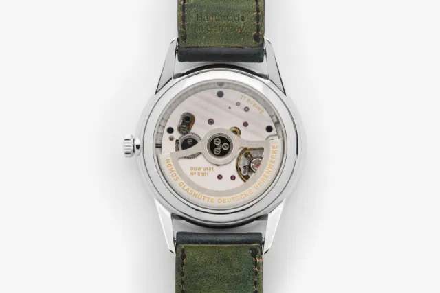NOMOS Glashütte Orion Neomatik 41 Date Olive Gold Otomatik 3642 Görsel 5