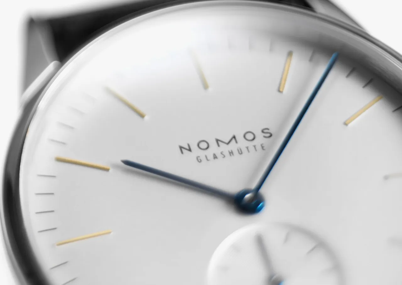 NOMOS Glashütte Orion 38 Otomatik Beyaz Gümüş 387 detay görseli 3