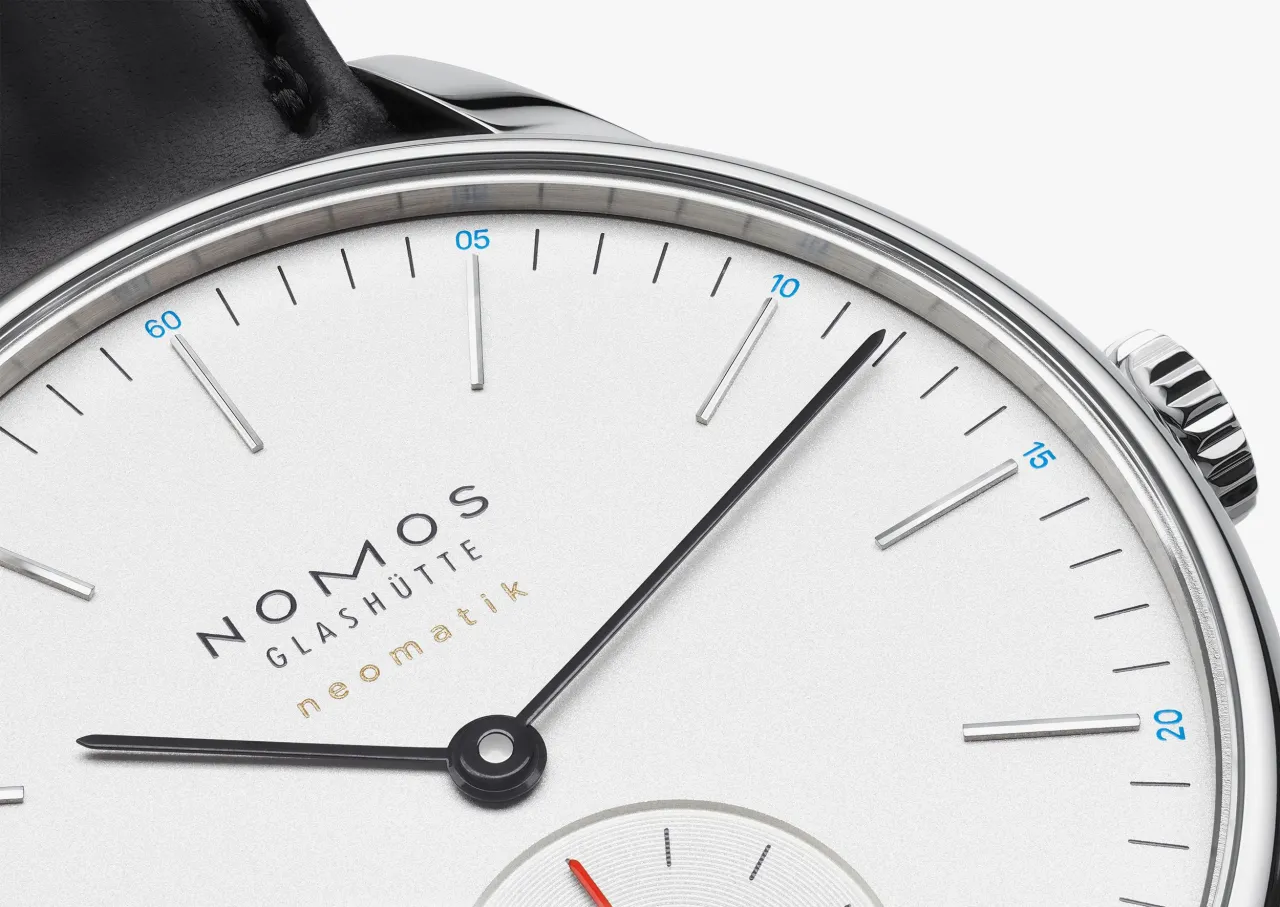 NOMOS Glashütte Orion Neomatik Beyaz Gümüş 392 detay görseli 2