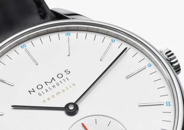 NOMOS Glashütte Orion Neomatik Beyaz Gümüş 392 Görsel 3