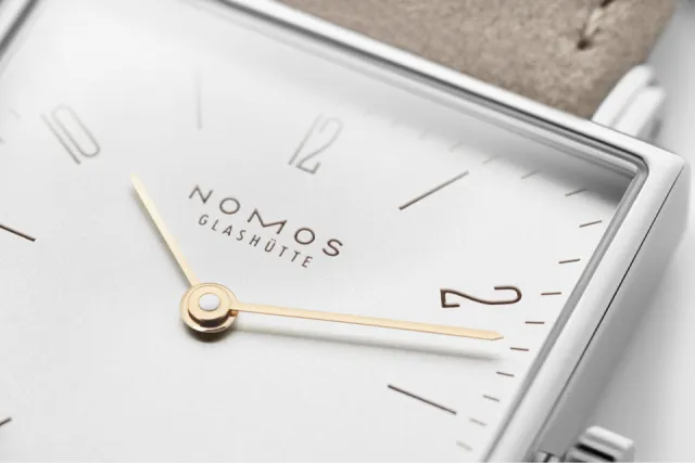 NOMOS Tetra 27 Duo Beyaz Gümüş Plaka 405 Görsel 5