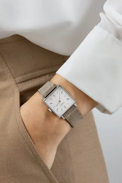 NOMOS Tetra 27 Duo Beyaz Gümüş Plaka 405 Görsel 7