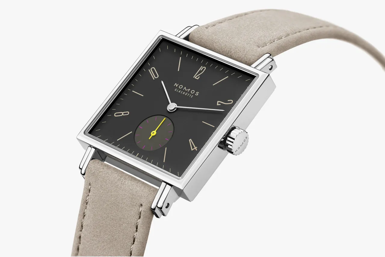 NOMOS Tetra Basalt Anthracite Otomatik 440SB detay görseli 2