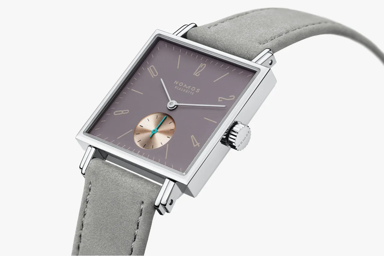 NOMOS Tetra Die Fuchsteufelswilde Aubergine Otomatik 475 detay görseli 2