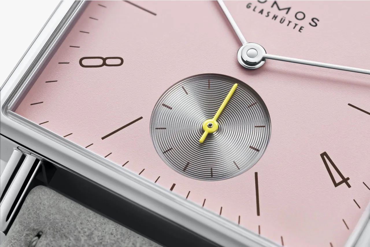 NOMOS Tetra Die Wildentschlossene Rose 476 detay görseli 5