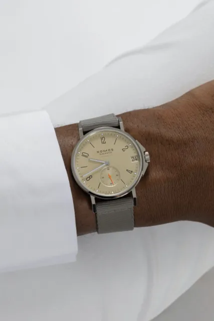 NOMOS Ahoi Neomatik 38 Date Sand 517 Görsel 9