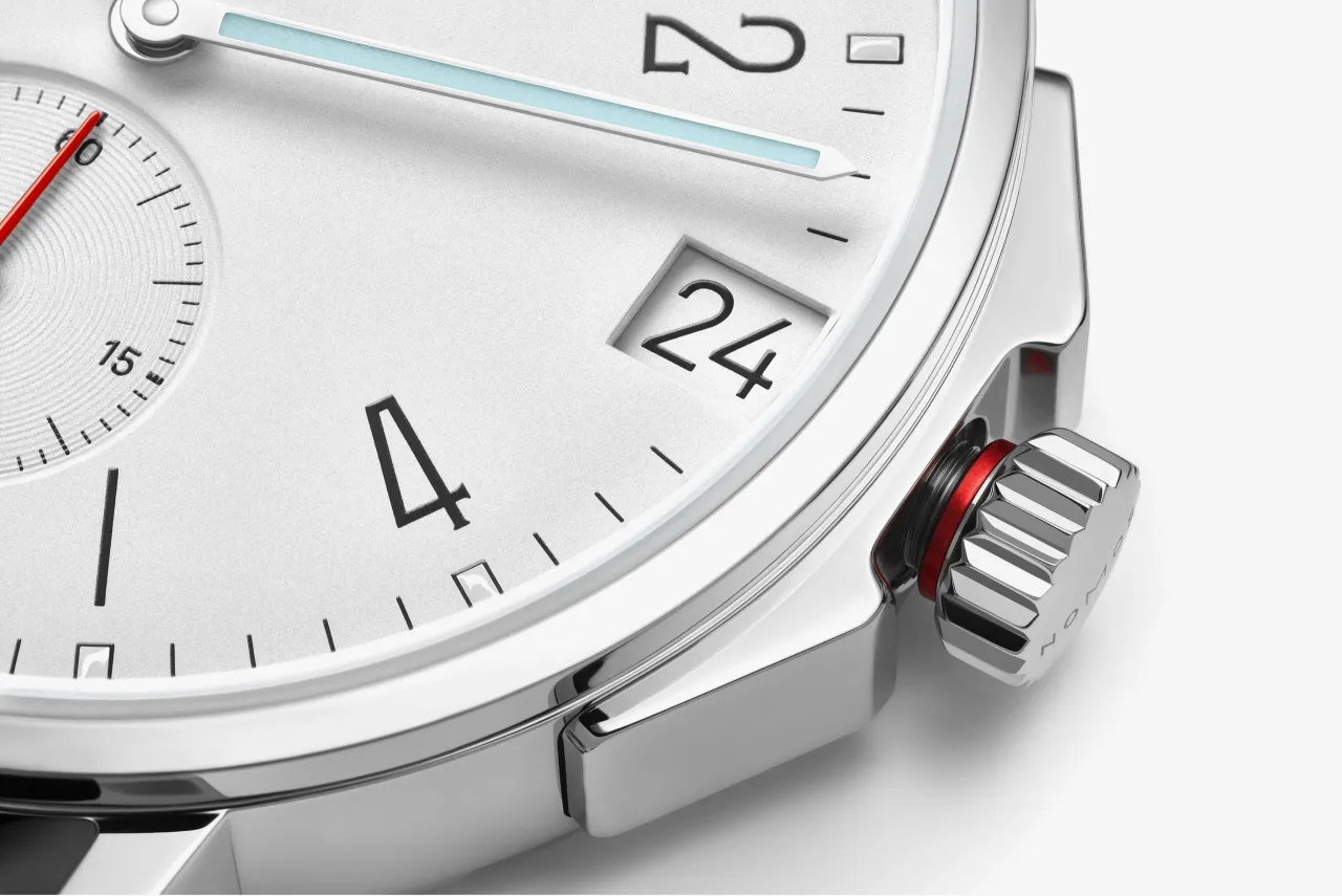 NOMOS Ahoi Neomatik 38 Date Otomatik 525SB detay görseli 5