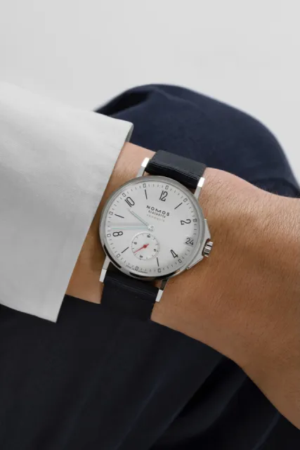 NOMOS Ahoi Neomatik 38 Date Otomatik 525SB Görsel 10