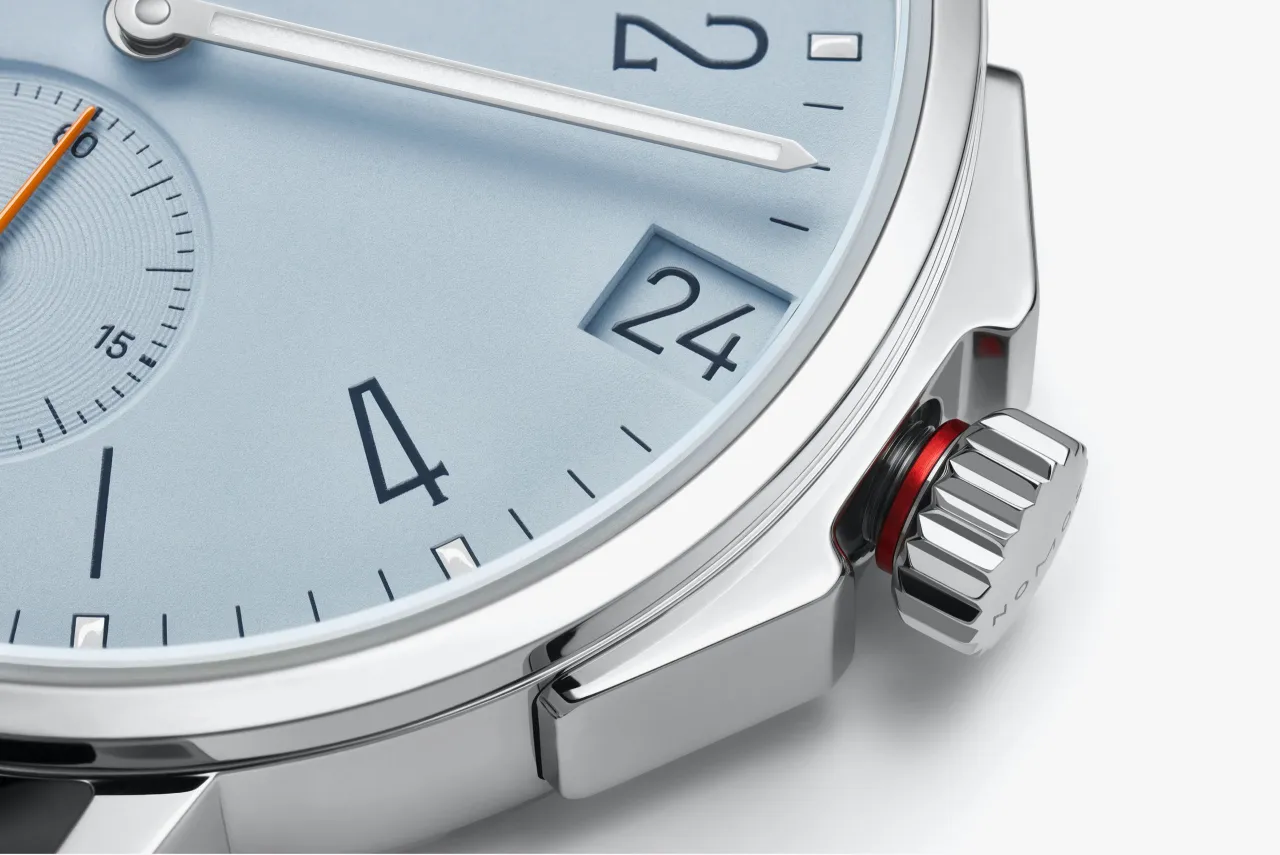 NOMOS Ahoi Neomatik 38 Date Sky Otomatik 526 detay görseli 4