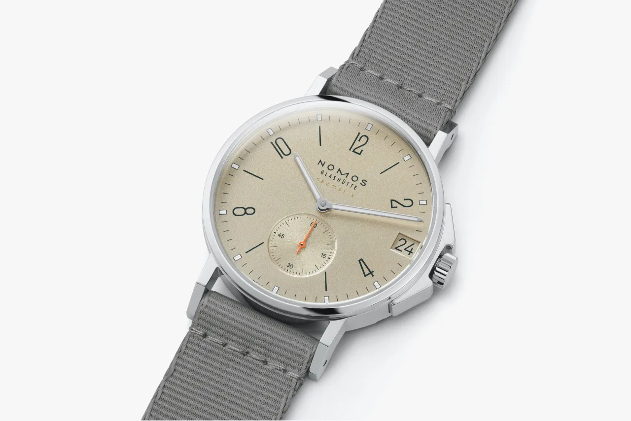 NOMOS Ahoi Neomatik 38 Date Sand 527 detay görseli 3