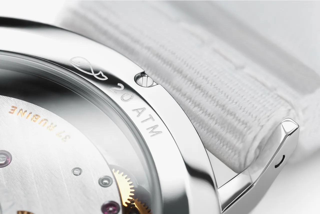NOMOS Glashütte Ahoi Neomatik Beyaz Gümüş 560 detay görseli 3
