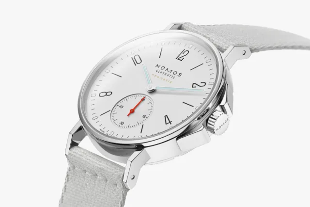 NOMOS Glashütte Ahoi Neomatik Beyaz Gümüş 560 Görsel 3