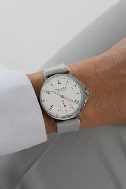NOMOS Glashütte Ahoi Neomatik Beyaz Gümüş 560 Görsel 9