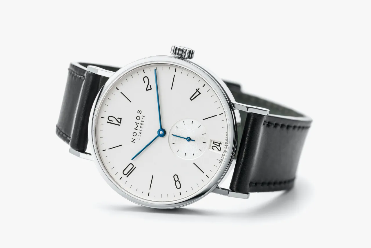 NOMOS Glashütte Tangomat Date Otomatik Beyaz Gümüş 602 detay görseli 2