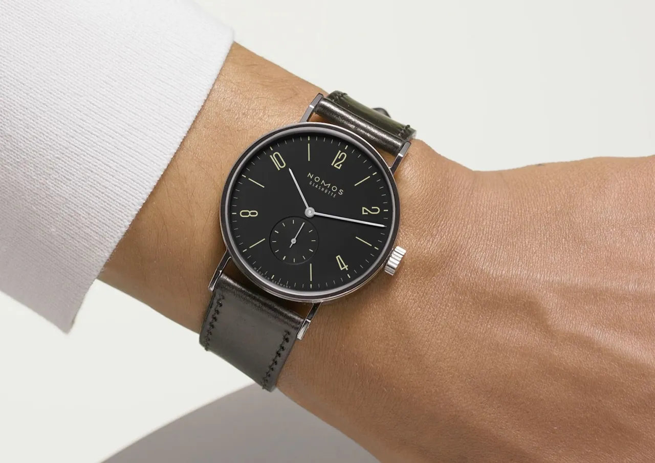 NOMOS Tangomat Ruthenium Otomatik 603 detay görseli 5
