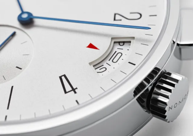 NOMOS Glashütte Tangomat GMT Otomatik Beyaz 635 Görsel 3