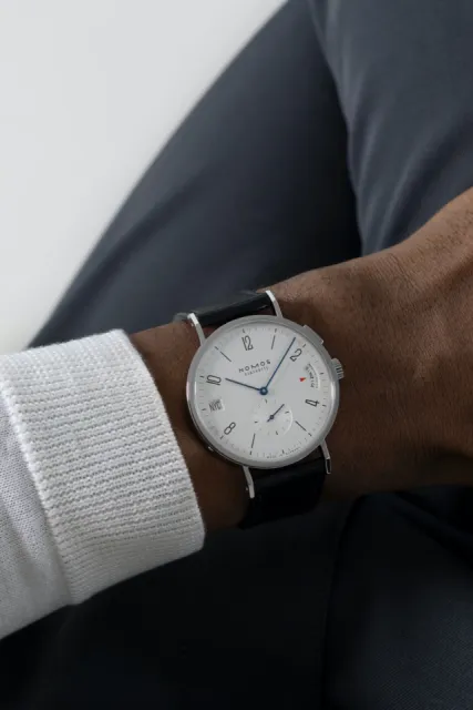 NOMOS Glashütte Tangomat GMT Otomatik Beyaz 635 Görsel 7